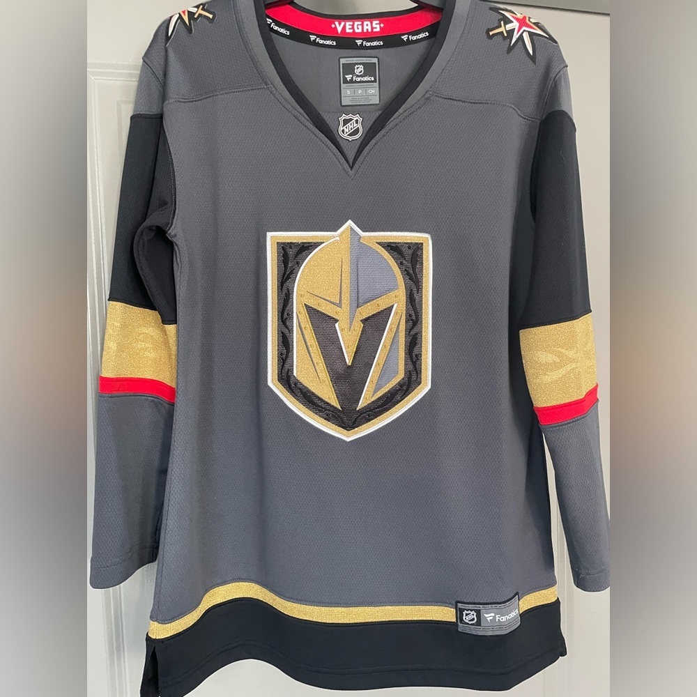 New! Fanatics Las Vegas Golden Knights Jersey Size Small Excellent Condition